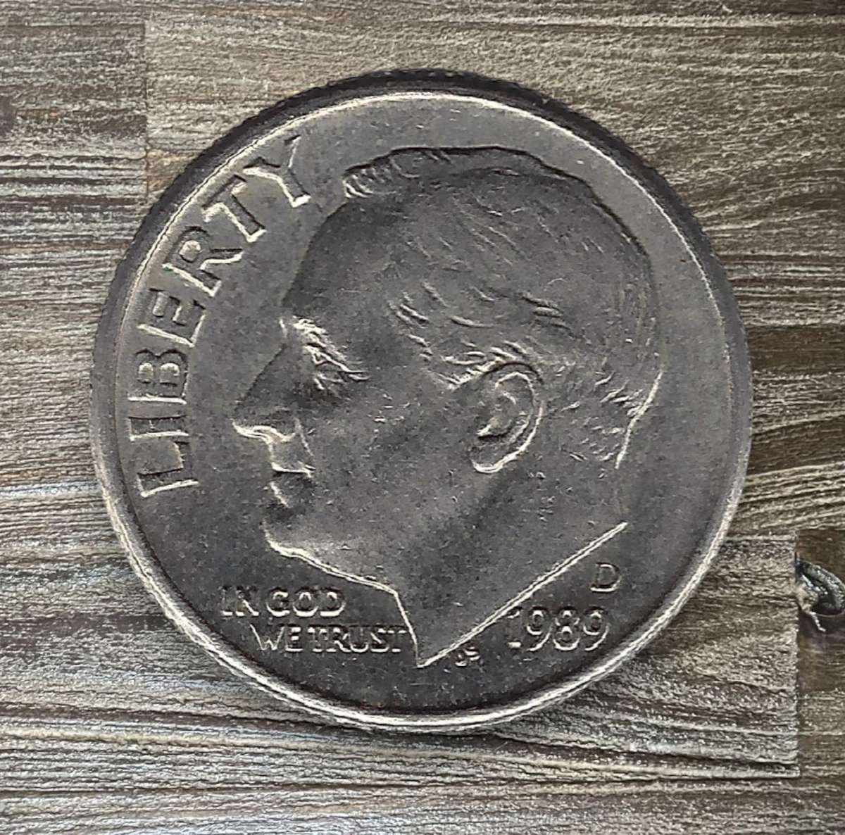 1989 *** USA 1 Dime *** Collect all coins from around the world