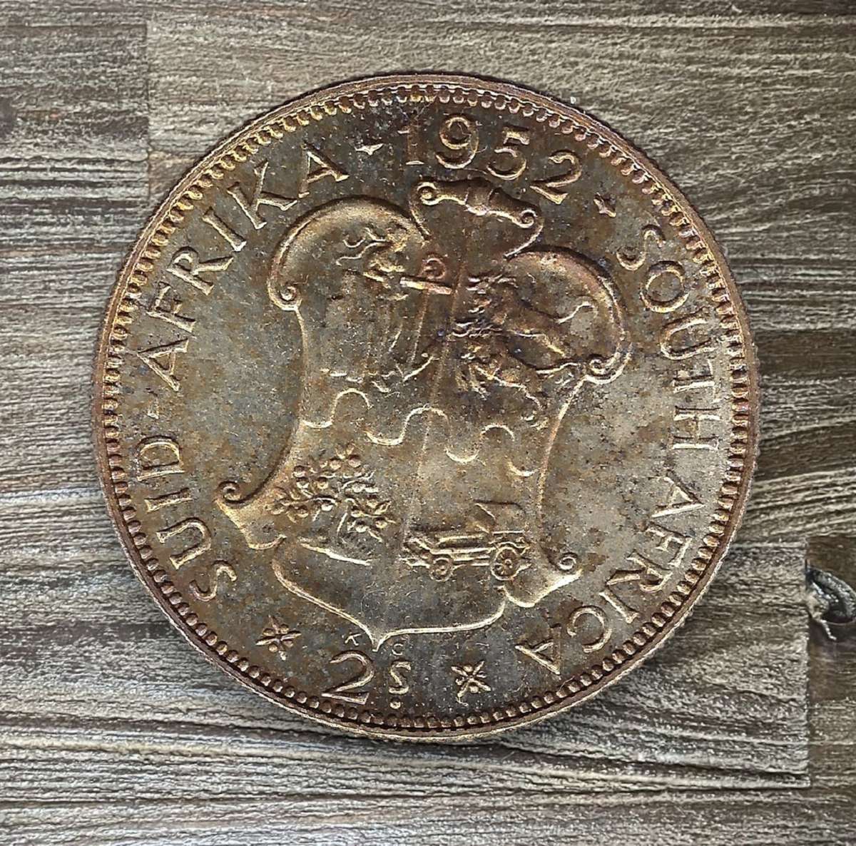 1952 *** 2 Shilling *** looks proof under the oxidixation