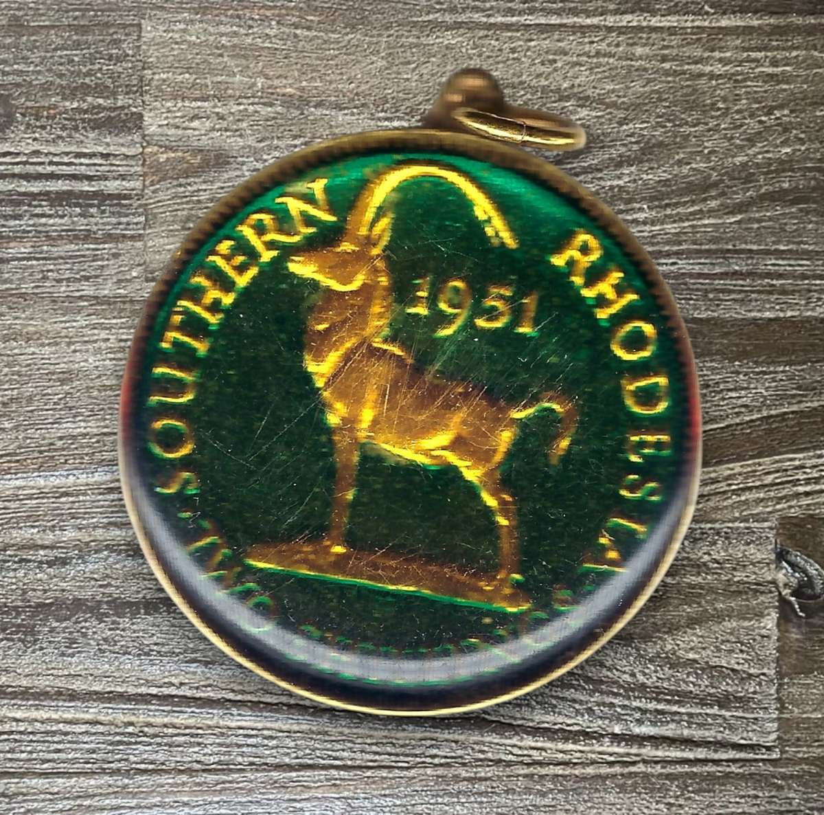 1951 *** Southern Rhodesian 2 shilling *** Stunning enameled coin