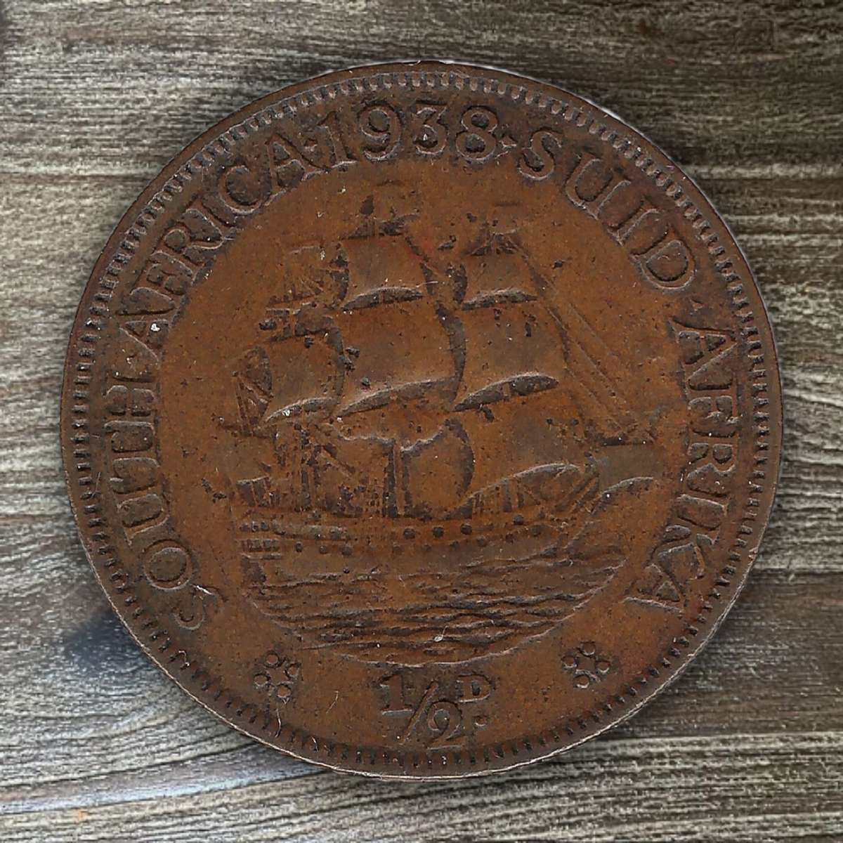 1938 *** 1/2 Penny *** Please grade based on pictures