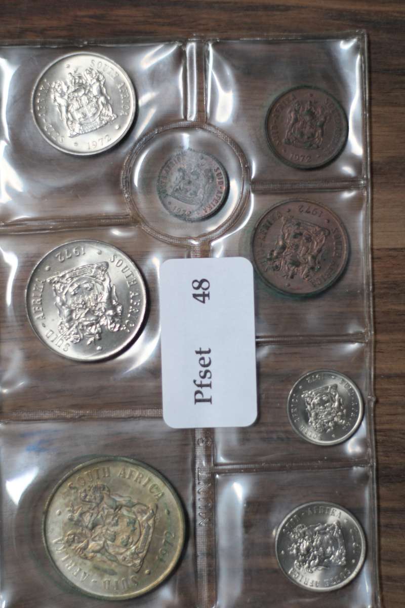 1972 *** Uncirculated set with Silver R1