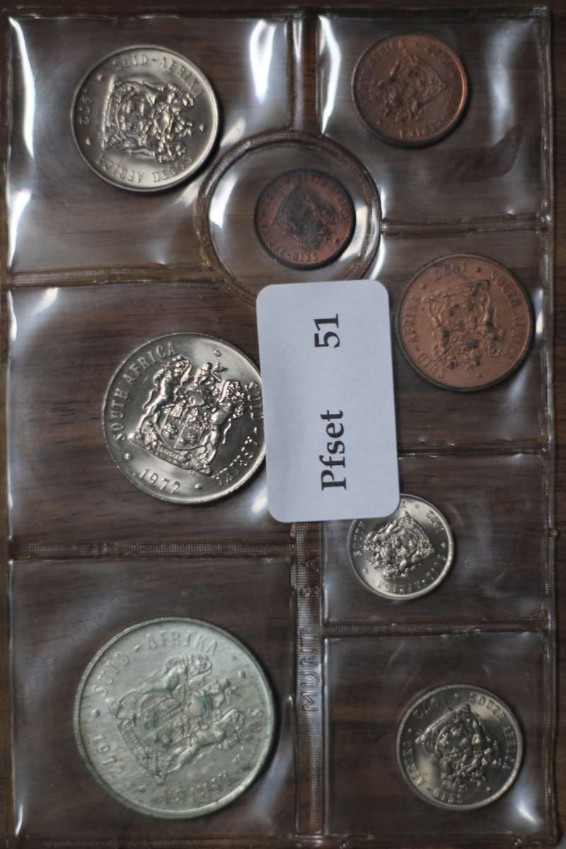 1972 *** Uncirculated set with Silver R1