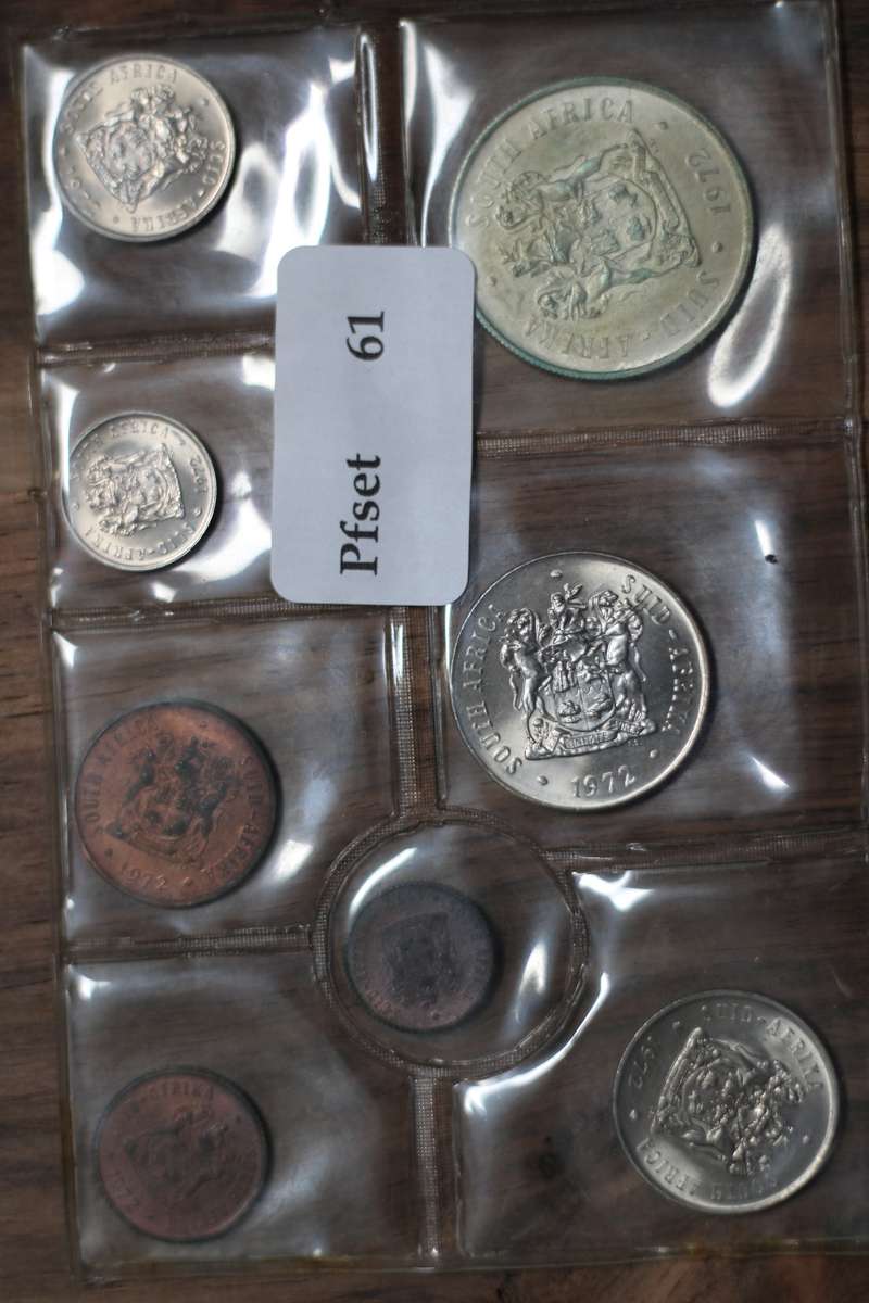 1972 *** Uncirculated set with Silver R1