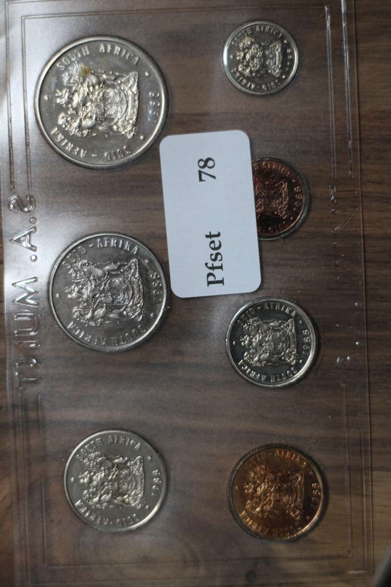 1988 *** Uncirculated set with Nickel R1