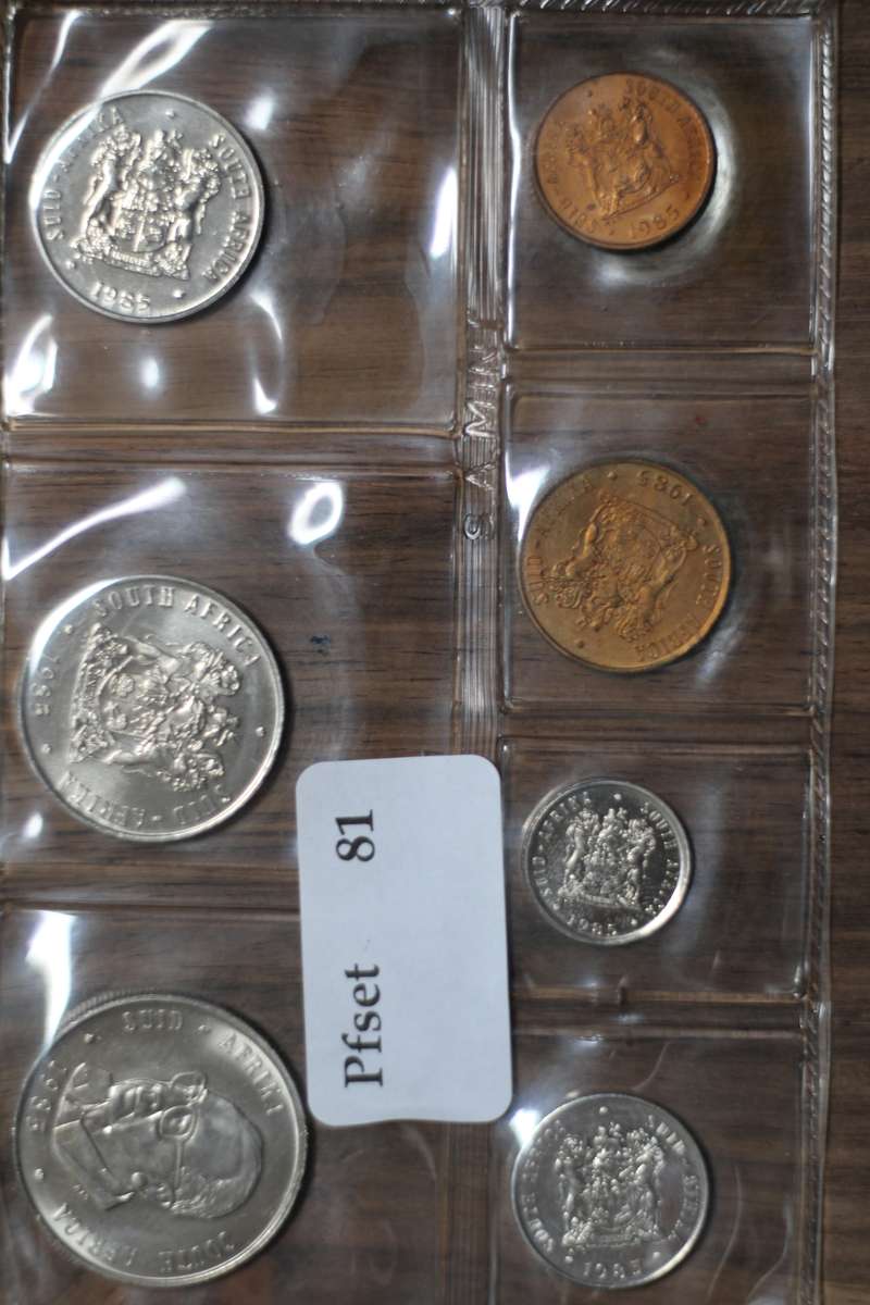 1985 *** Uncirculated set with Nickel R1
