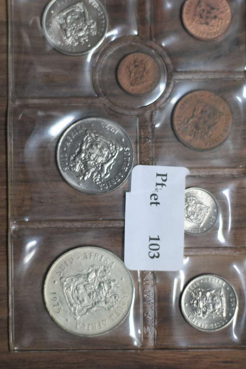 1975 *** Uncirculated set with Silver R1