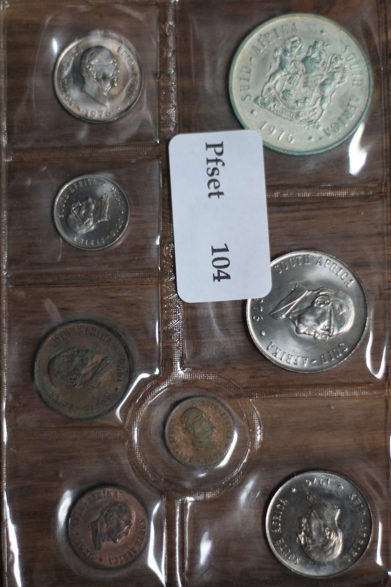 1976 *** Uncirculated set with Silver R1