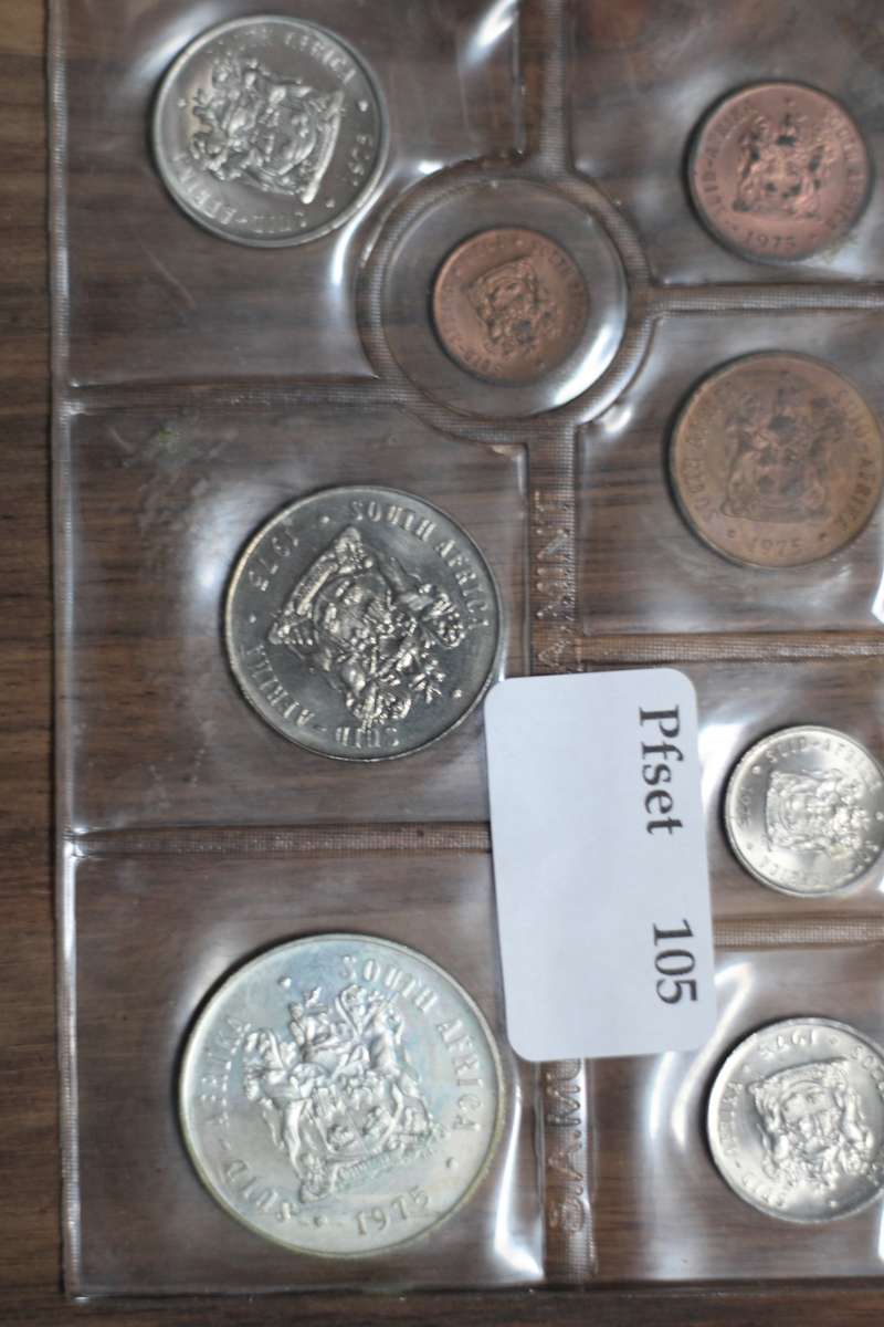 1975 *** Uncirculated set with Silver R1