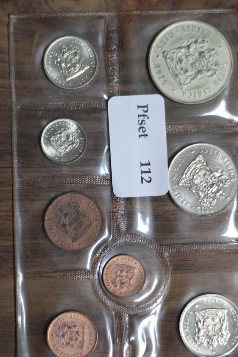 1975 *** Uncirculated set with Silver R1