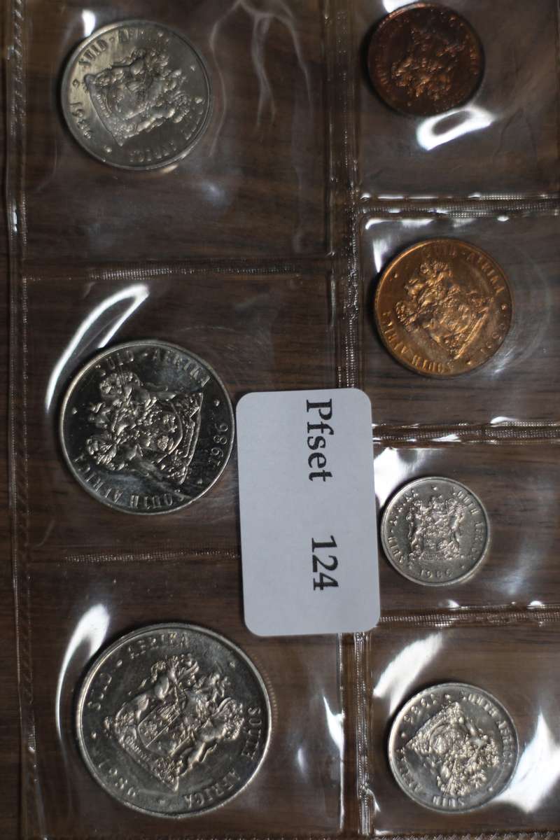1986 *** Uncirculated set with Nickel R1