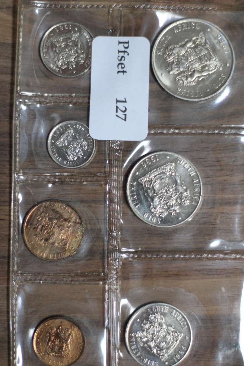 1986 *** Uncirculated set with Nickel R1