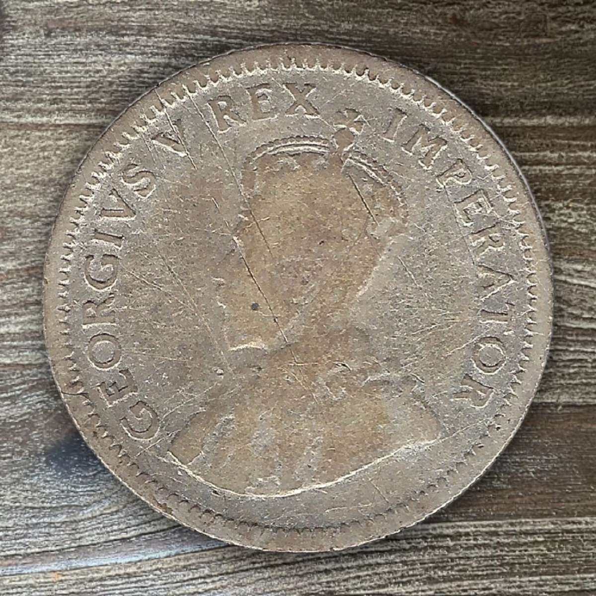 1926 *** 6 Pence *** 80% silver, Worn filler
