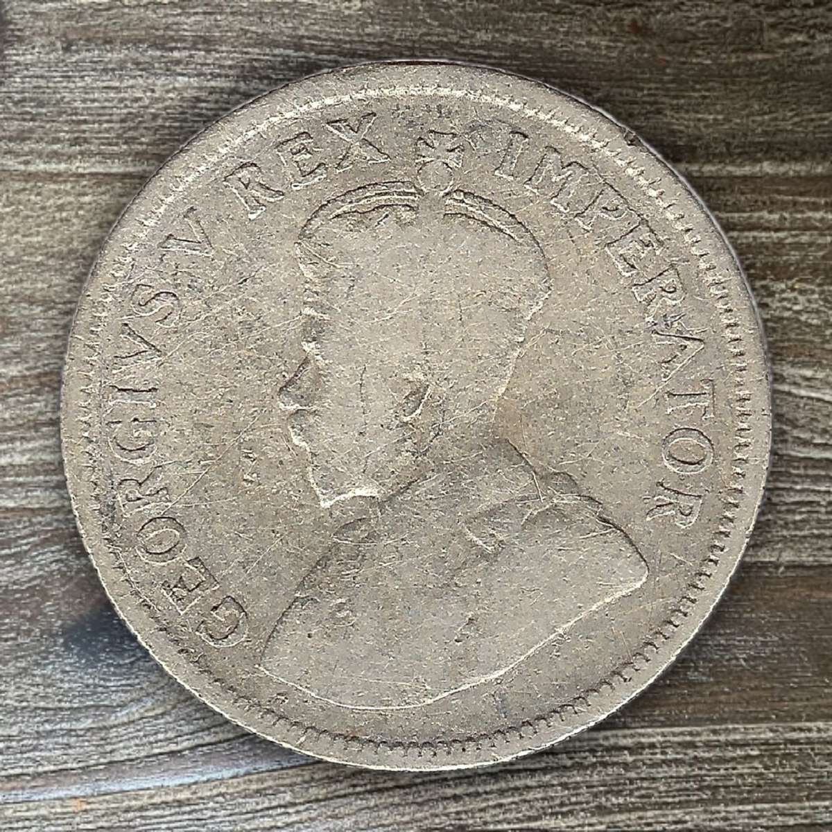 1928 *** 1 Shilling *** 80% silver, Worn filler