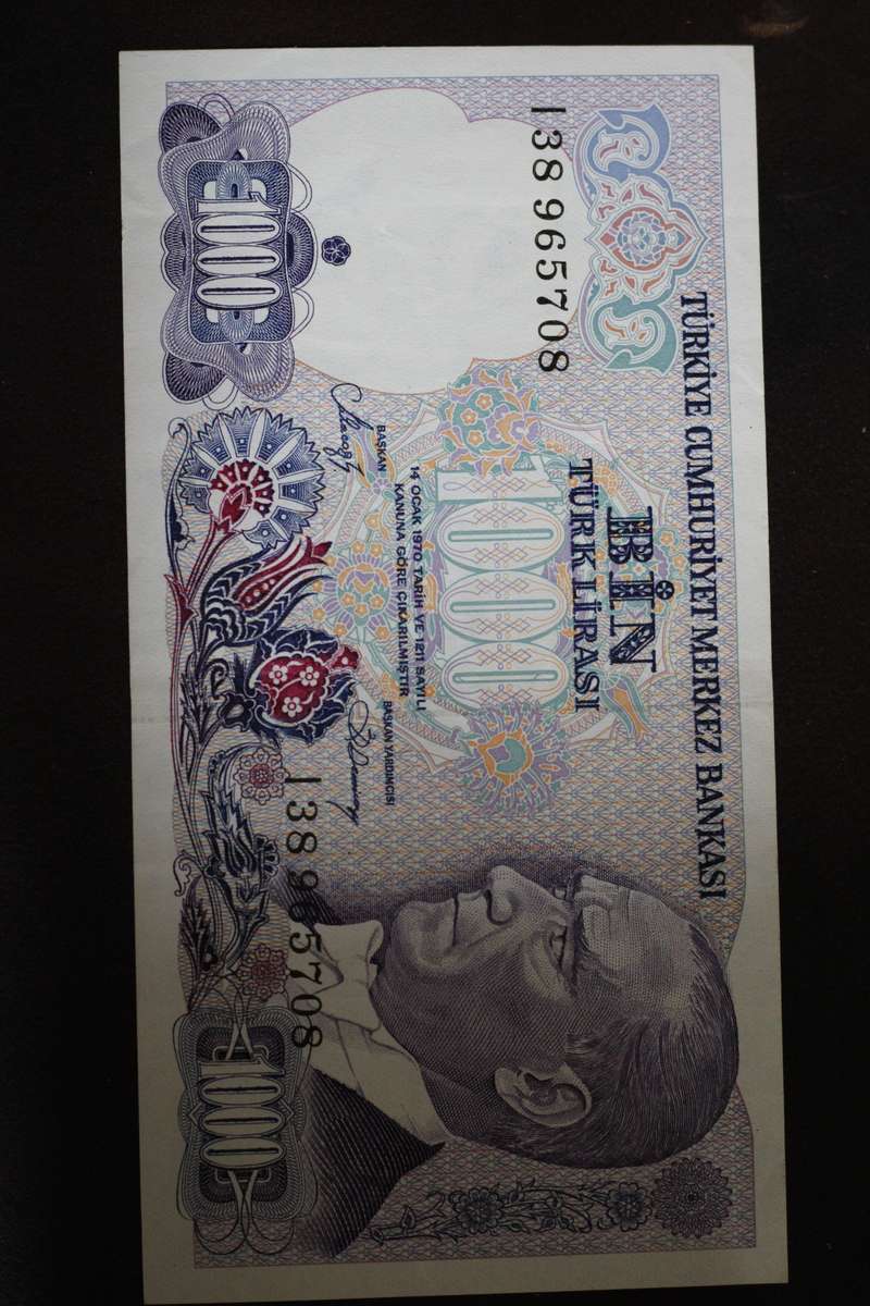 Turkish Pick 196 *** 1000 Lira *** VF+