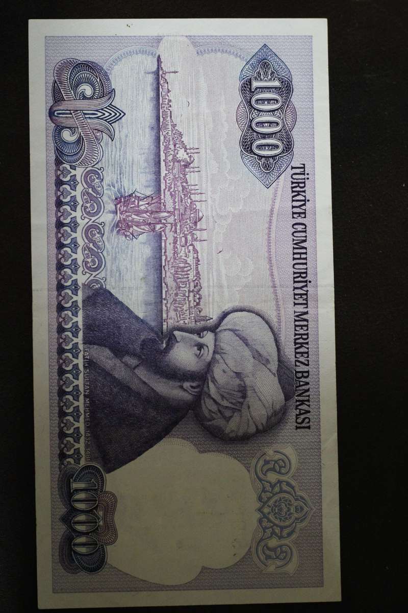 Turkish Pick 196 *** 1000 Lira *** VF+