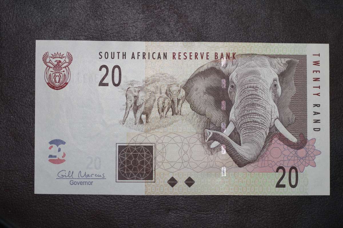 Gill Marcus *** R20 *** Please grade from photos