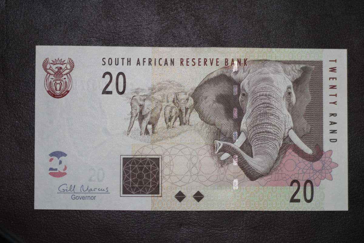 Gill Marcus *** R20 *** Please grade from photos