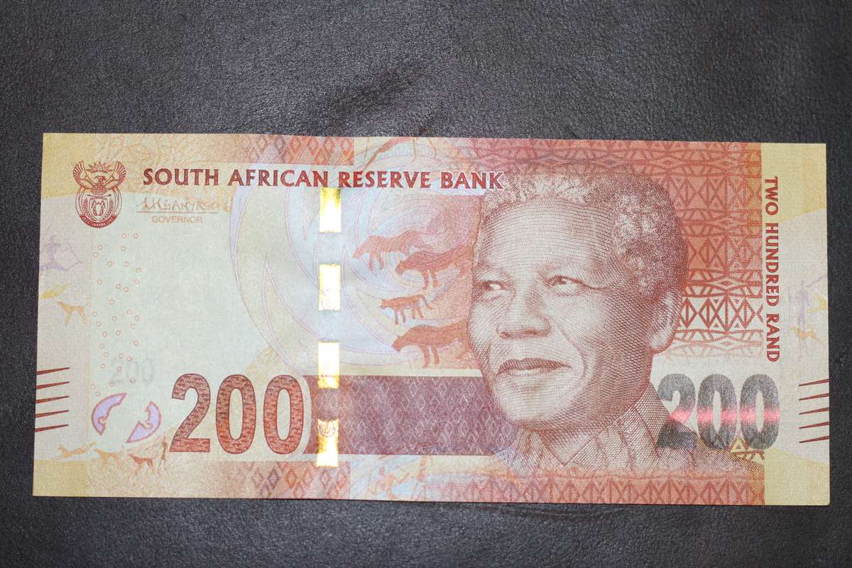 L Kganyago - L Kganyago *** R200 *** Great note for sale in Cape Town ...