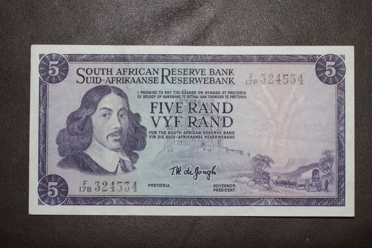 TW de Jongh 1975 Third issue *** R5 Springbok watermark *** Very decent condition