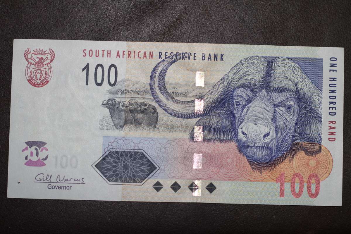 Gill Marcus *** R100 *** Please grade from photos