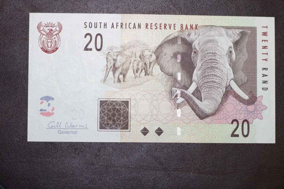 Gill Marcus *** R20 *** Please grade from photos