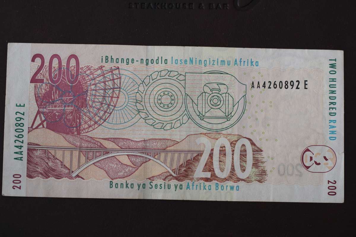 Gill Marcus 2009 First Issue *** AA prefix R200 *** Selling all notes