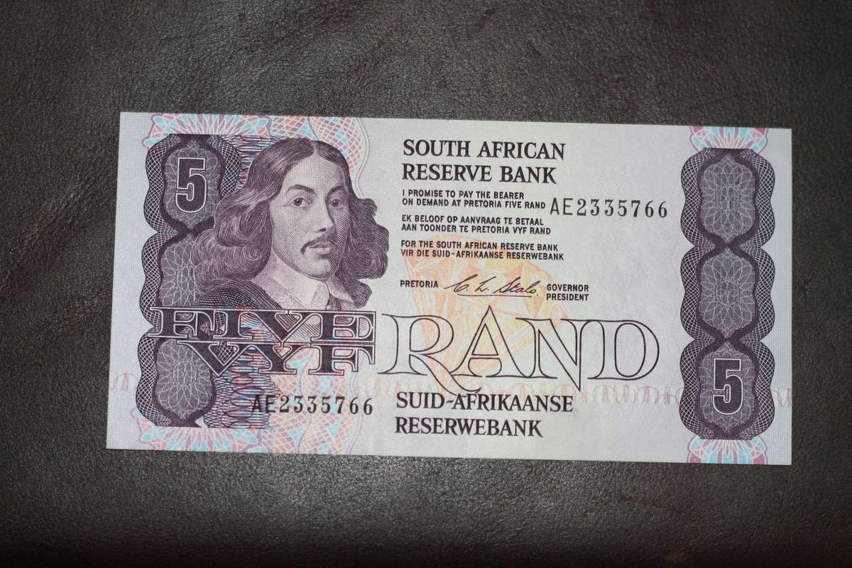 Stals First and only issue *** R5 *** Selling all notes
