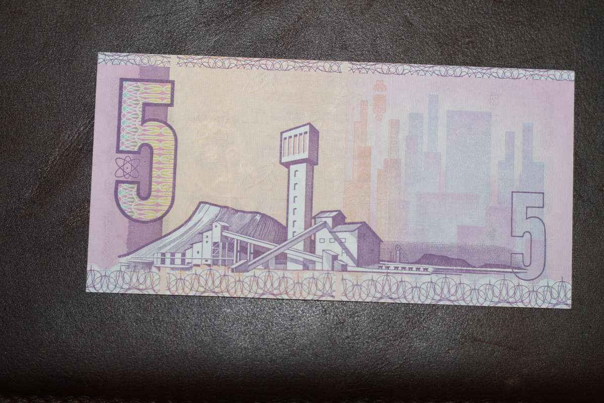 Stals First and only issue *** R5 *** Selling all notes