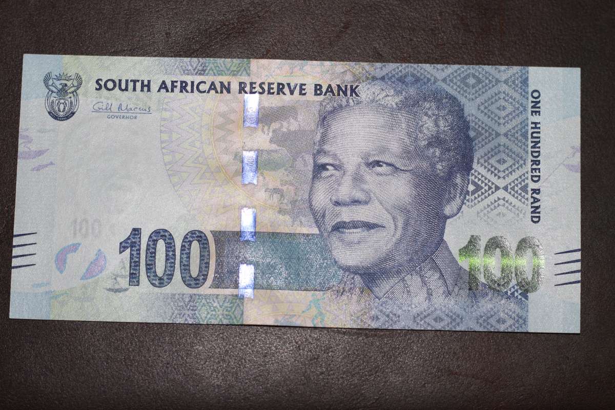 Gill Marcus *** AA series R100 *** Selling all notes