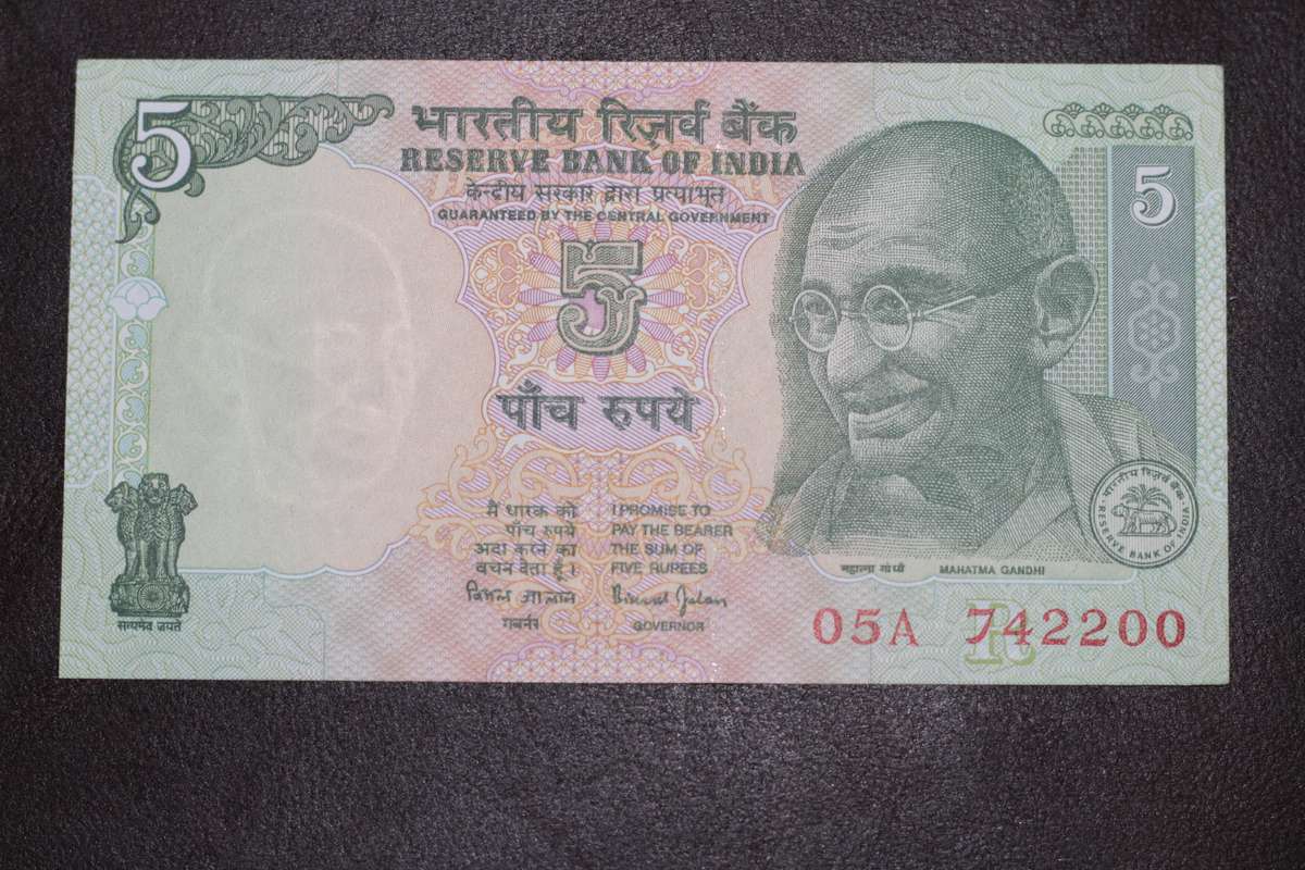 India *** 5 Rupees *** Unc