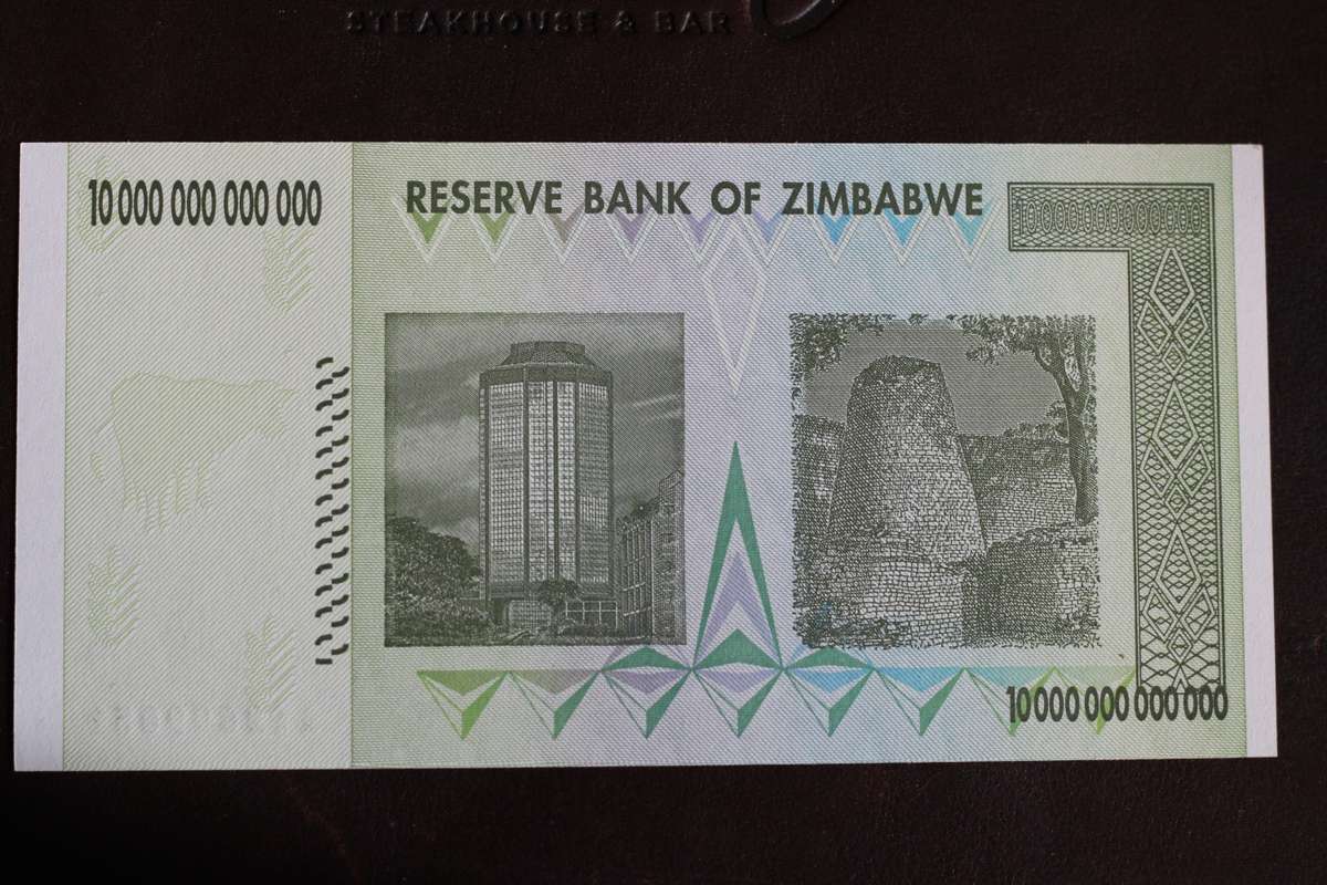 Zimbabwe *** $10 trillion *** Please grade from photos