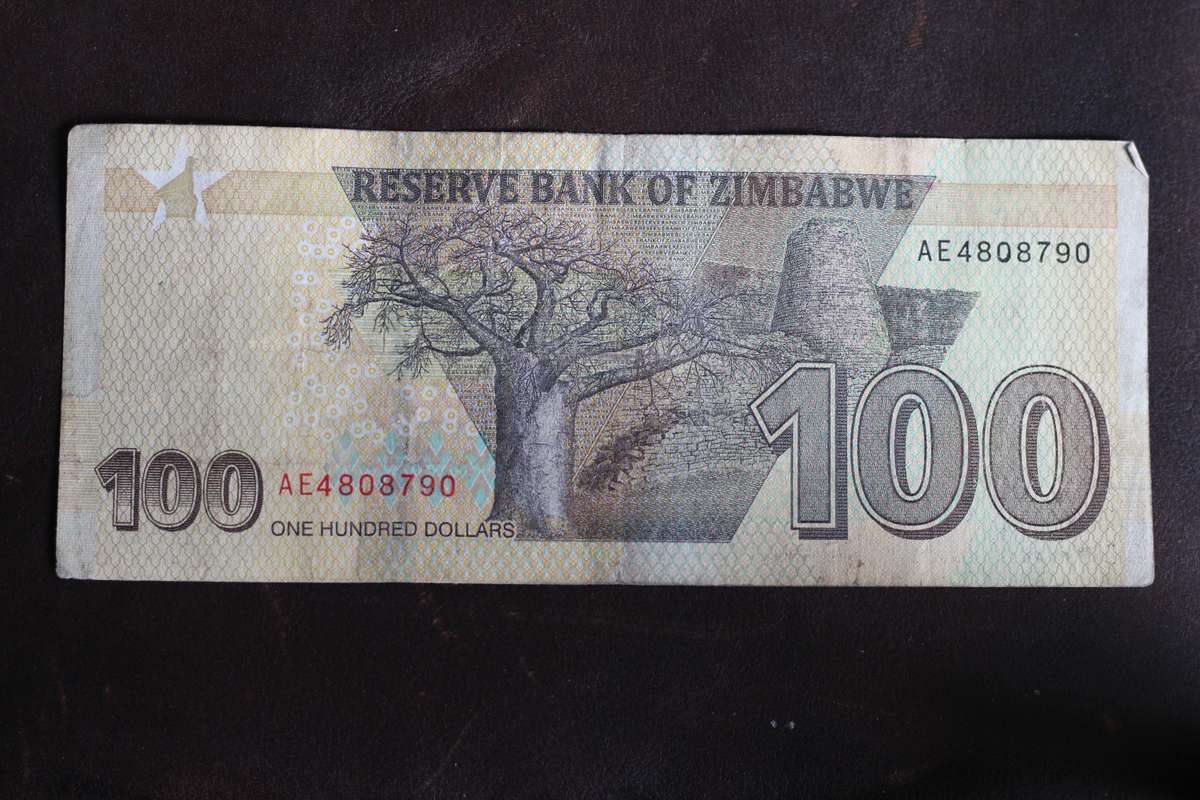 Zimbabwe - issued 2023 *** 100 *** Selling all notes