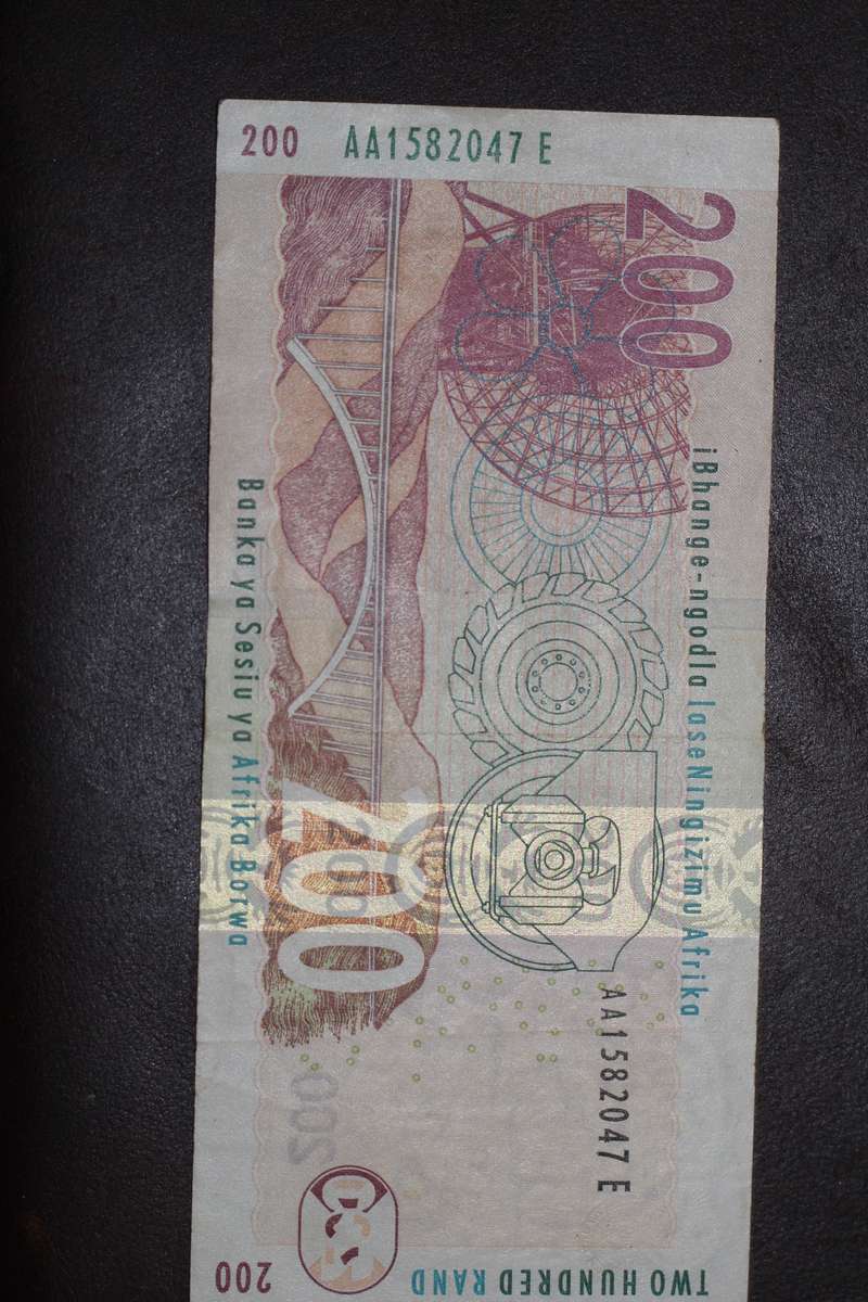 Gill Marcus 2009 First Issue *** AA prefix R200 *** Selling all notes