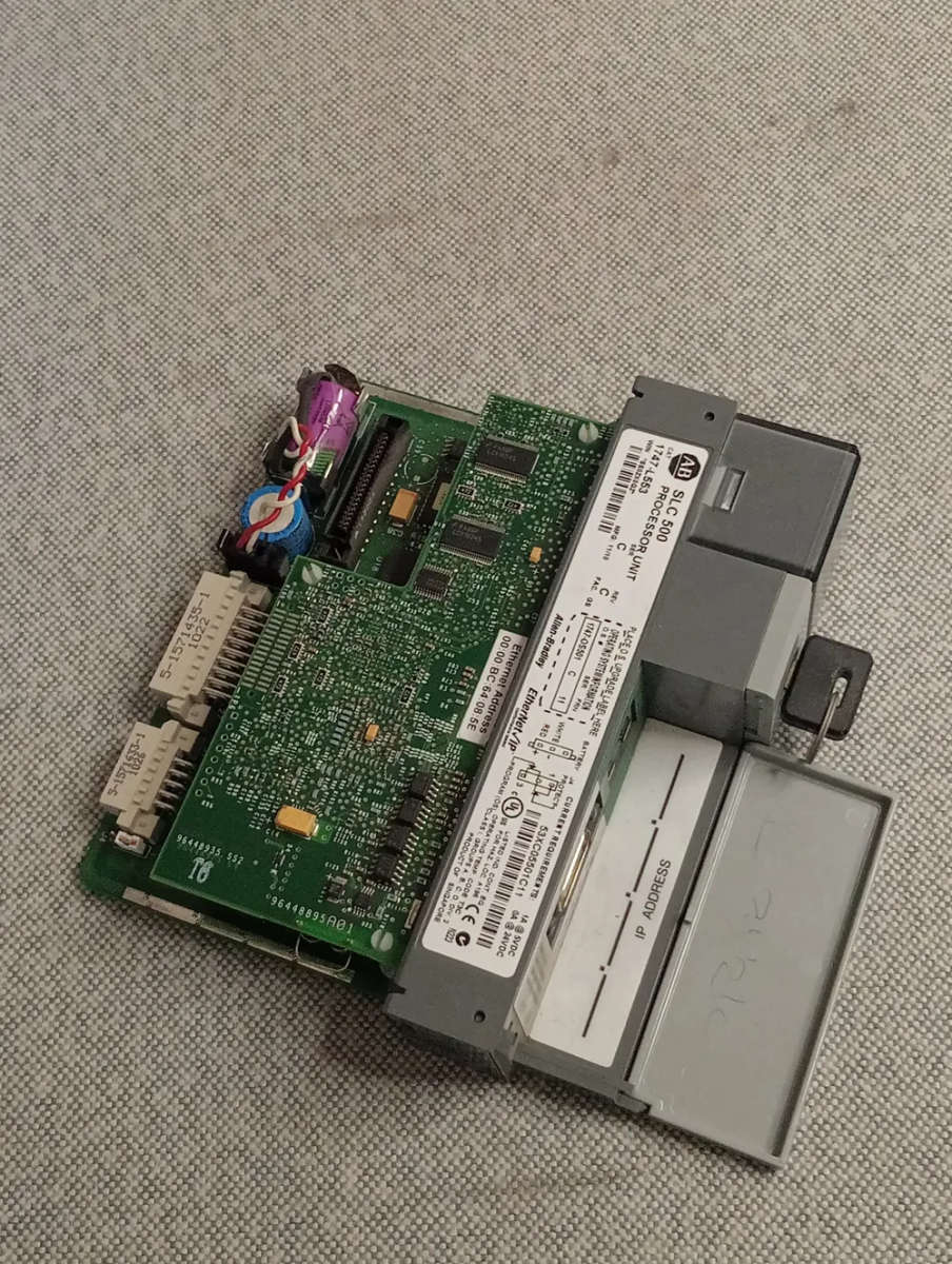 SLC 5/05 Controller - 64K Memory 1747-L553 USED