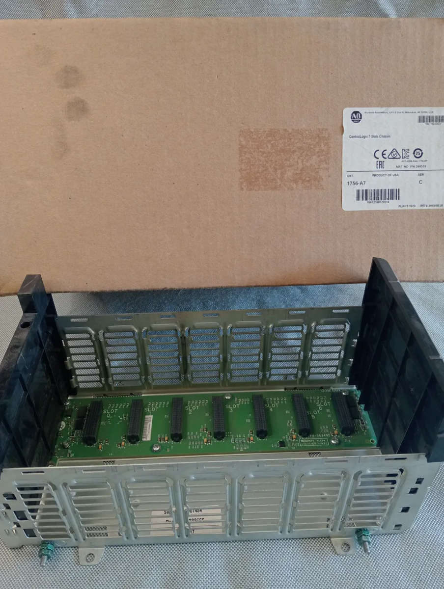 7 Slot ControlLogix Chassis 1756-A7 - USED