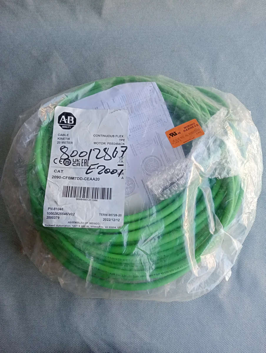 Flex Type Motor Feedback Cable 2090-CFBM7DD-CEAA20 - NEW