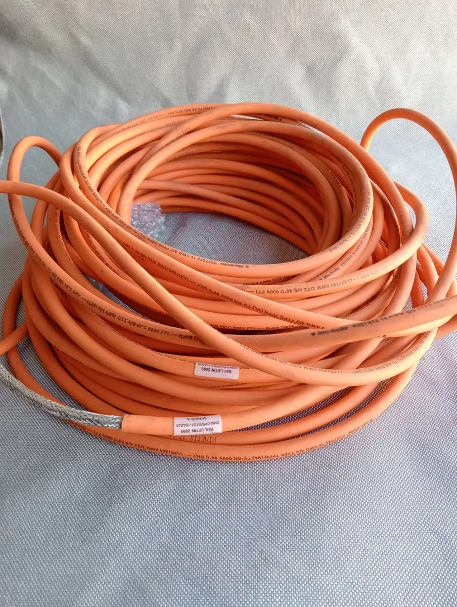 Power Cable with DIN connector 2090-CPWM7DF-16AA30 - NEW
