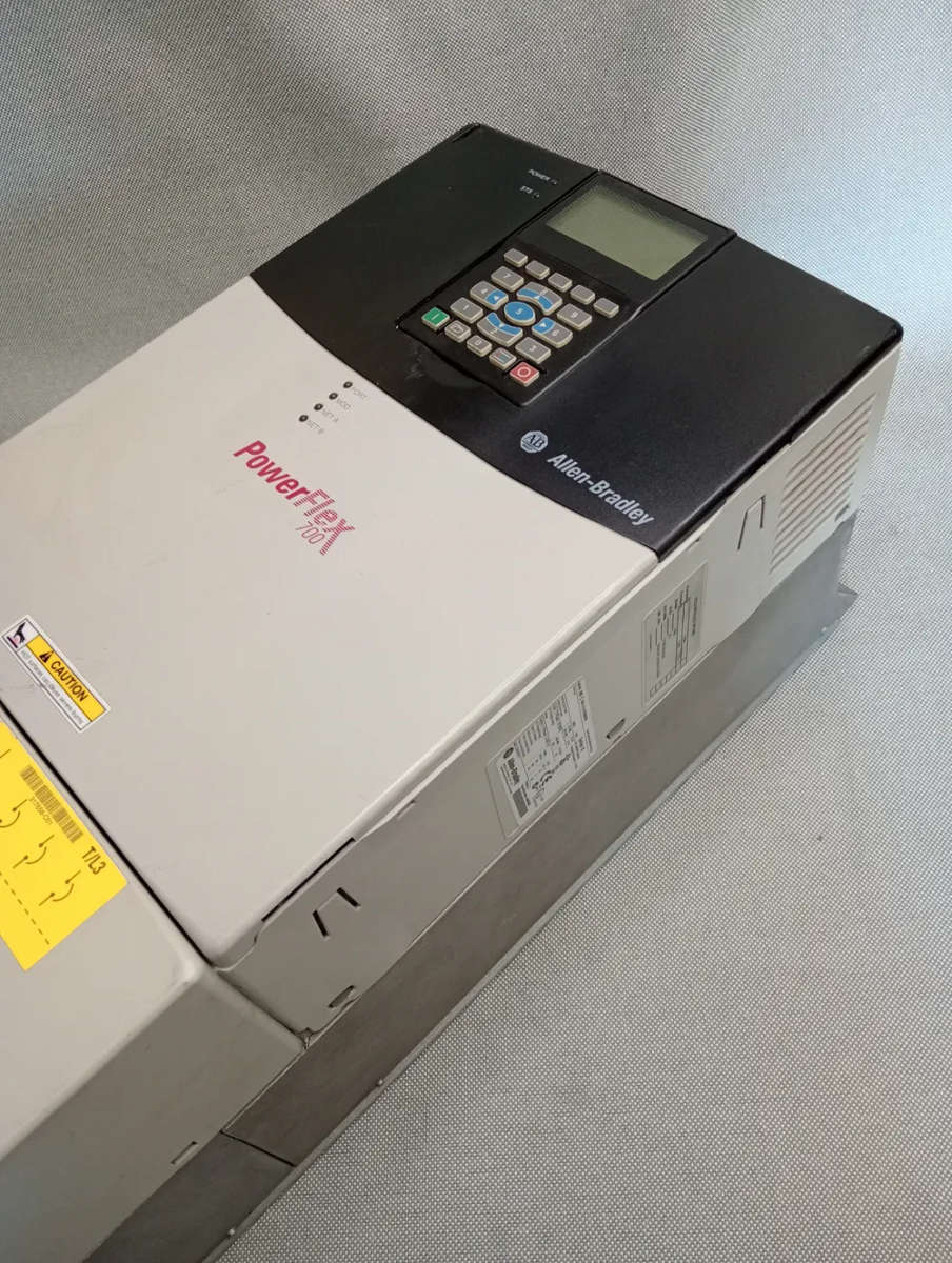 PowerFlex 700 AC Drive 20BC043A0AYNANC0 - USED