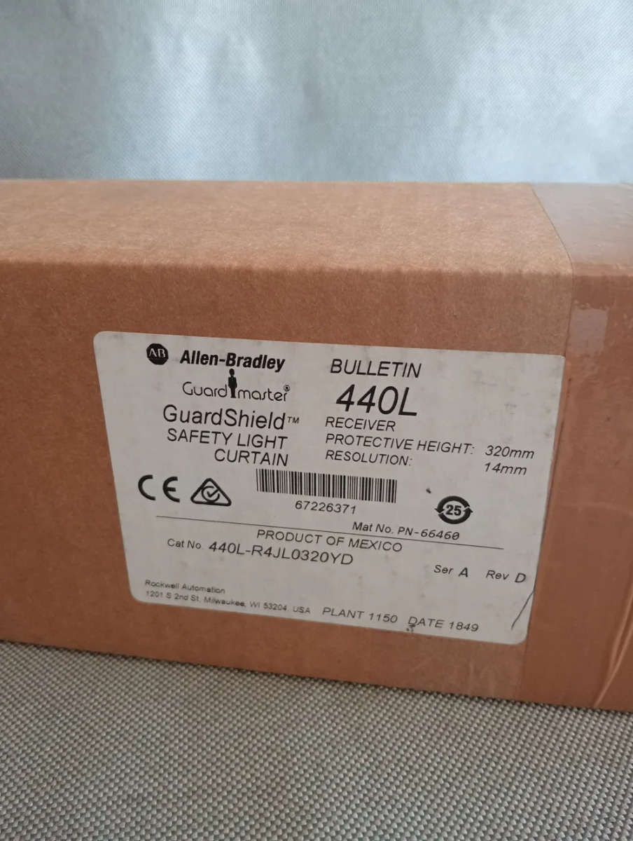 GuardShield Safety Light Curtain 440L-P4JL0320YD - NEW