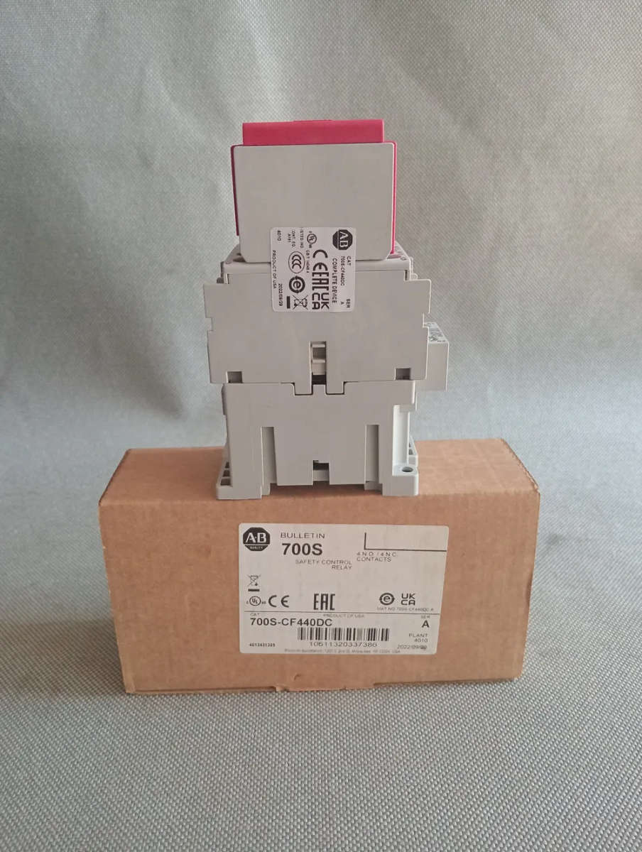 Guard Master Aux Contactor 700S-CF440DC - NEW