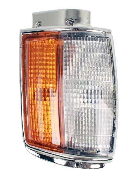 Toyota Hilux [1984 - 1987] Corner Lamp (Chrome) - Left