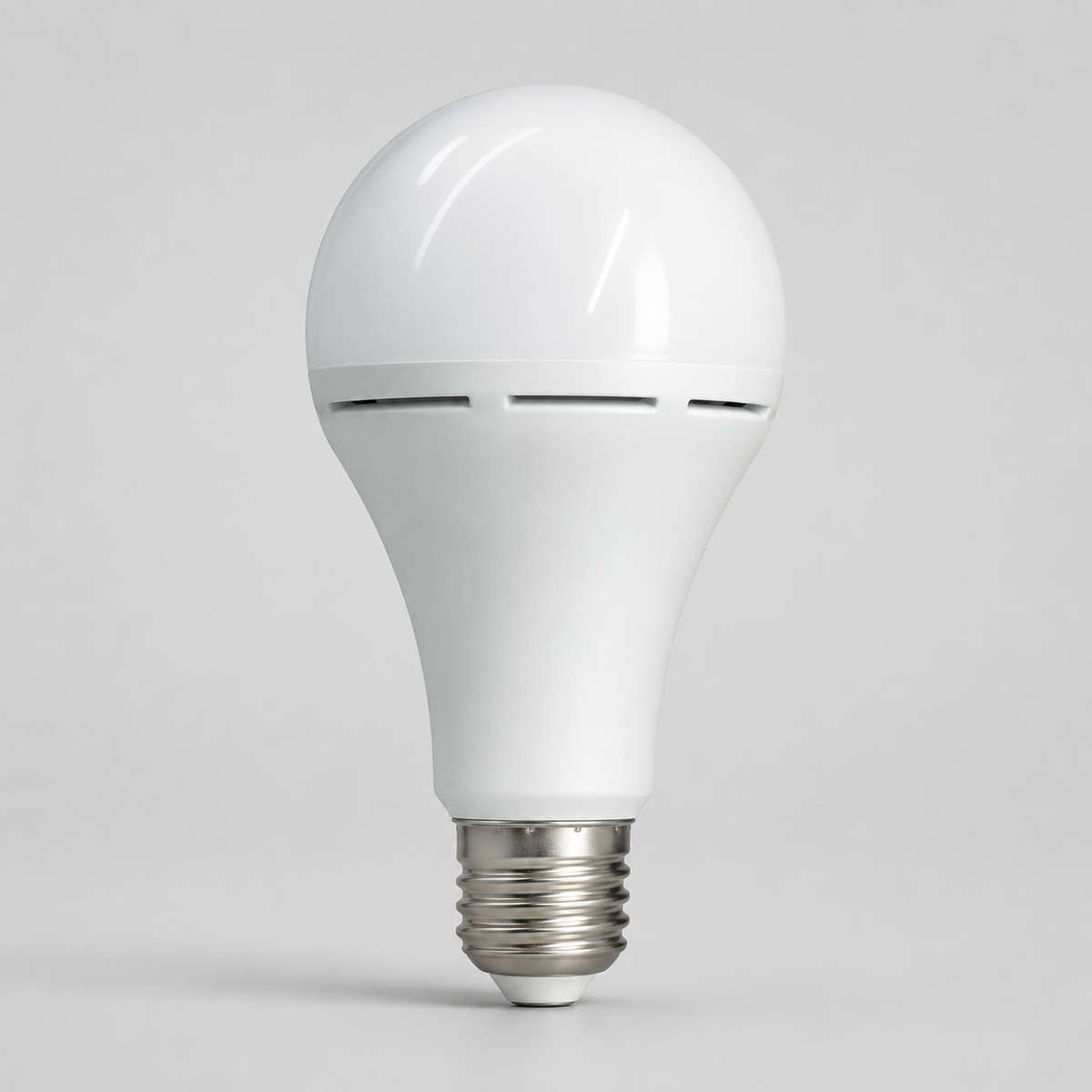 LA088 LED - Bulb Cool White E27 12Volt  7Watt.