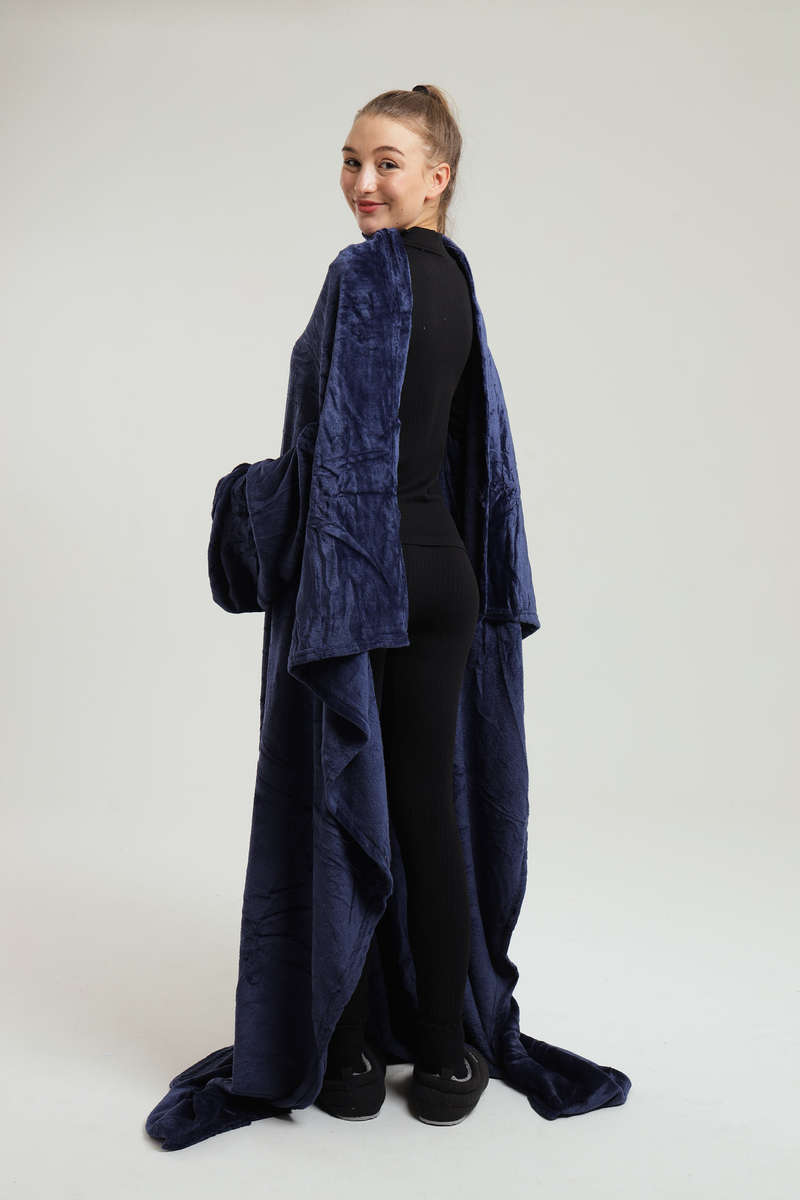Wearable Fleece Throw Blanket with Sleeves and Foot Pockets