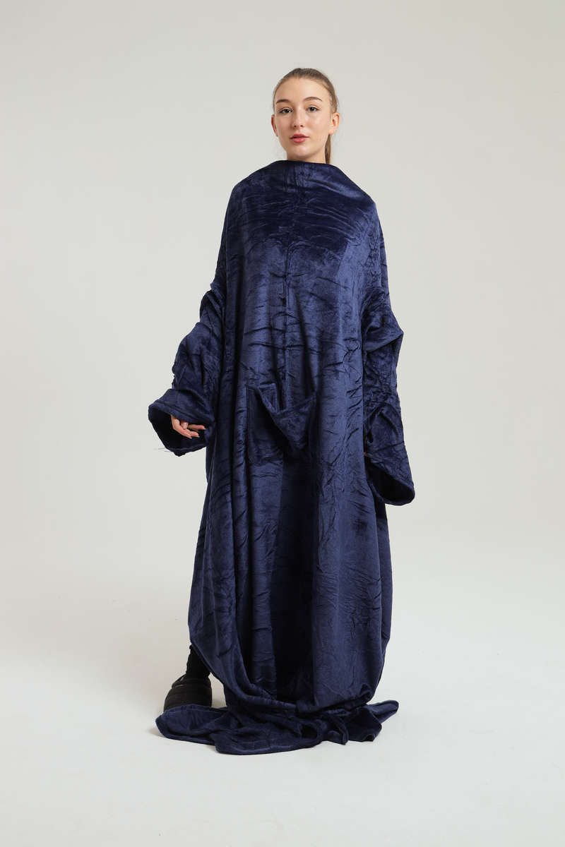 Wearable Fleece Throw Blanket with Sleeves and Foot Pockets