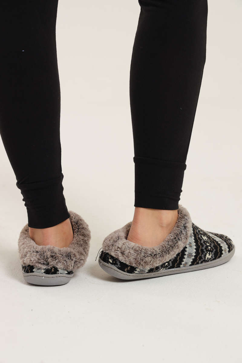 Dearfoams Unisex Chelsea Secure-fit Closed Back Memory Foam Comfort Slip on Loafer with Rubber So...