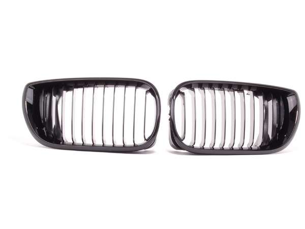 E46 Kidney Grill Set 2001-2004 (Facelift) - Chrome Surround