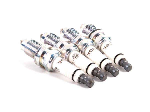 Golf 4/5 Plug Set Ngk-bkur6et-10 (set Of 4)