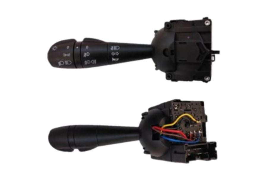 Sandero Indicator + Headlamp Switch (15pin) 2014+