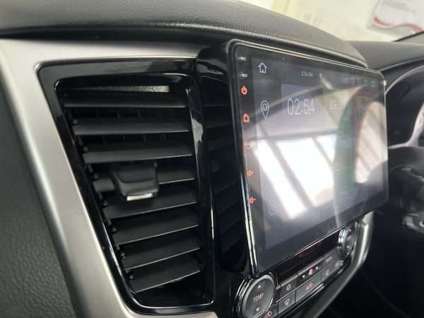 Mitsubishi Triton Pajero Outlander Universal GPS Navigation Bluetooth Radio Unit With Carplay