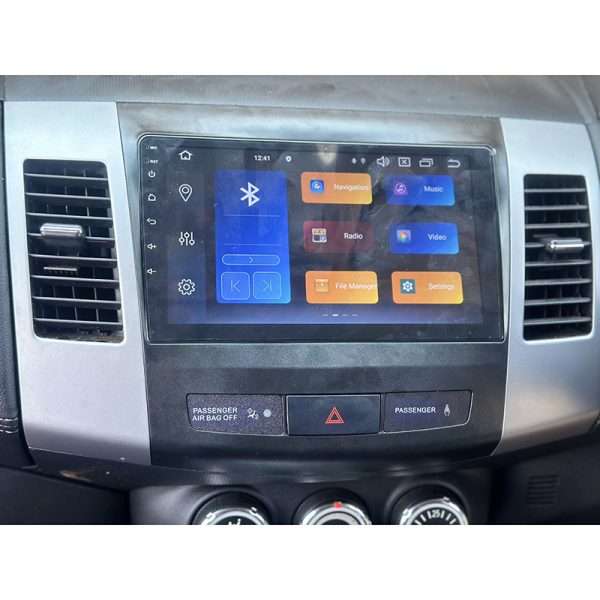 Mitsubishi Outlander 2007  2013 GPS Navigation Bluetooth Radio Unit With Carplay